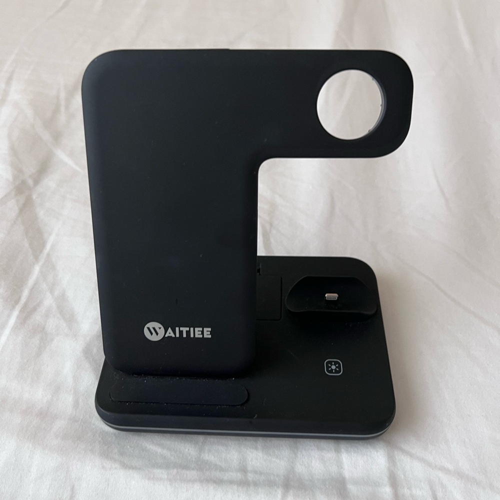 Black Wireless Charging Stand by WAITIEE
